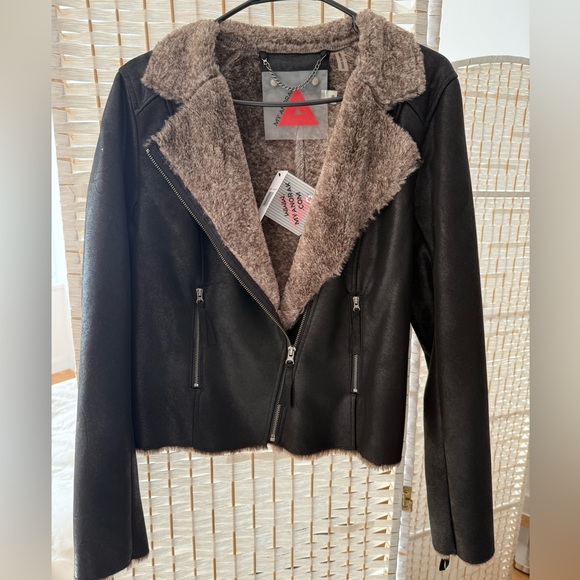 Jackets & Blazers - Women's Black Faux fur Jacket with Brown Lining